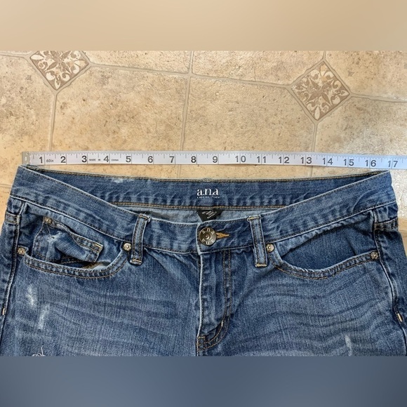 Ana Med Wash Distressed Cropped Jeans Size 30/10 - Picture 4 of 8